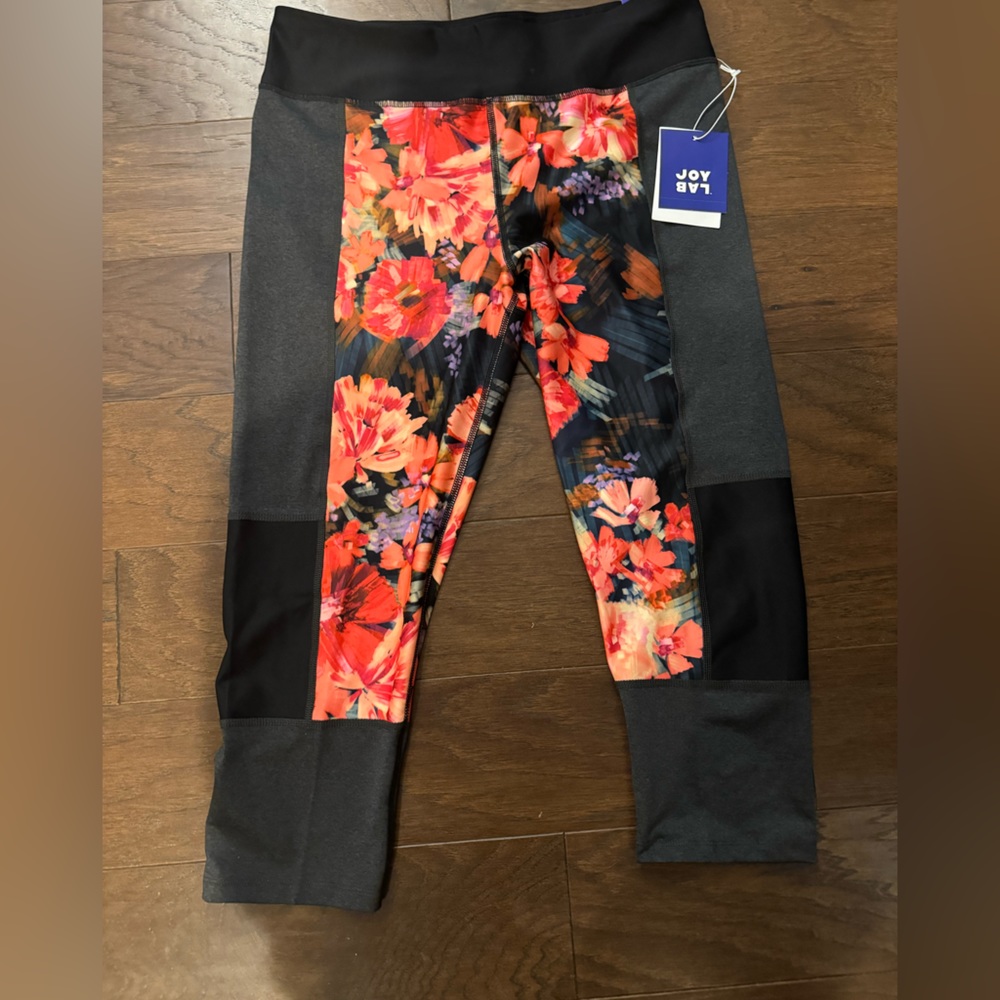 JoyLab Mid Rise Capri Leggings🏋️‍♀️